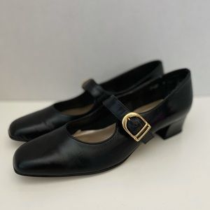 Vintage California Magdesians Black Leather Mary Jane Pumps, Size 9 4A (SS), NIB